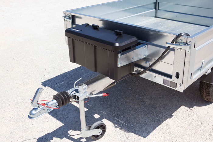 Boîte,  coffre à outils DAKEN 82202  BLACKIT 550x250x295mm 23l avec supports de montage