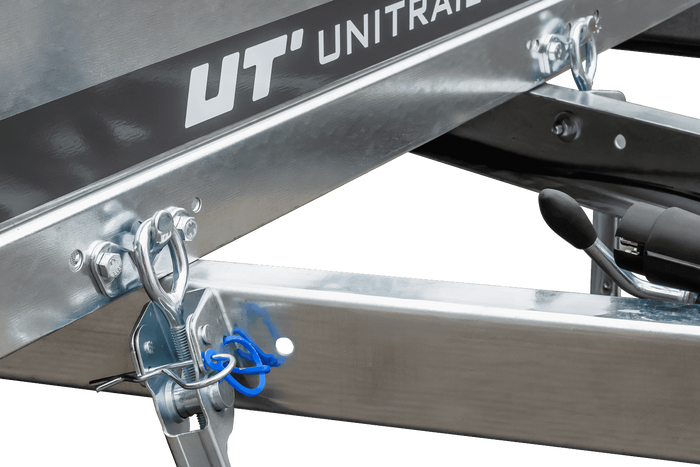 Remorque à un essieu 264x150 UNITRAILER GARDEN 265 KIPP avec arceau H-800 et bâche bleue