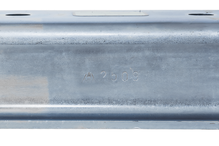 Attelage à boule KNOTT KQ14-C pour remorque de 1400 kg avec timon carré de 70 mm