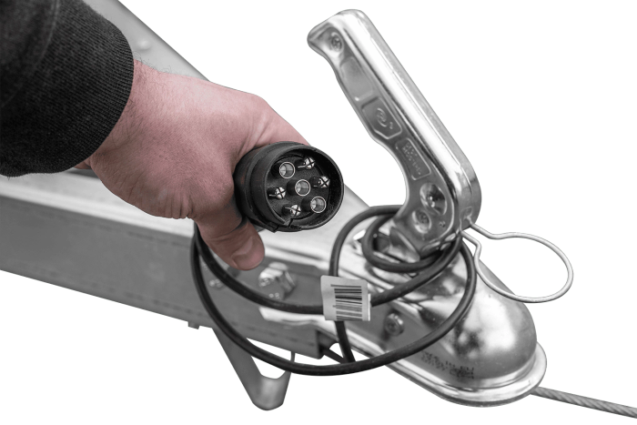 Remorque à un essieu 264x150 UNITRAILER GARDEN 265 KIPP avec châssis H-0 et bâche bleue