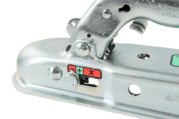 Attelage à boule KNOTT KQ14-B pour remorque 1400 kg avec timon carré de 60 mm